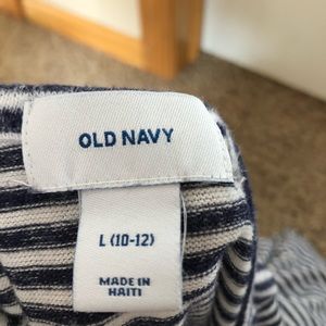 Striped t-shirt with tie at bottom